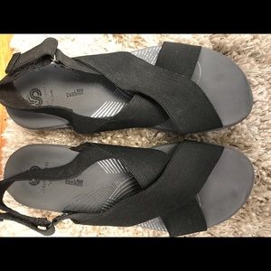 Clark’s cloudsteppers size 9.